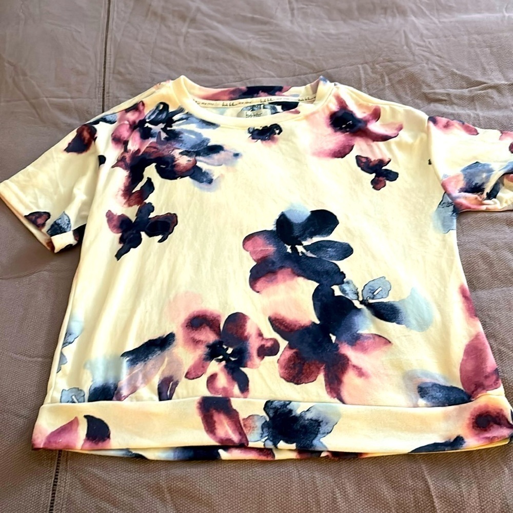 Nicole Miller Floral Loungewear Top - size M​